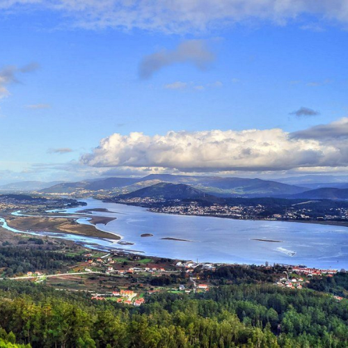 COACH TOUR 22ND-28TH DECEMBER 2025 CHRISTMAS WITH THE HAYES