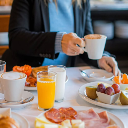 COACH TOUR 22ND-28TH DECEMBER 2025 CHRISTMAS WITH THE HAYES