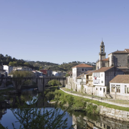COACH TOUR 22ND-28TH DECEMBER 2025 CHRISTMAS WITH THE HAYES