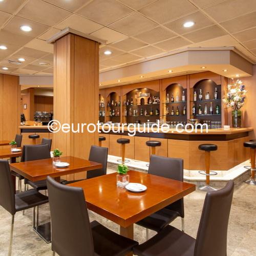 COACH TOUR 21ST-25TH APRIL 2026 SPANISH OPEN TENNIS MADRID - Image 7