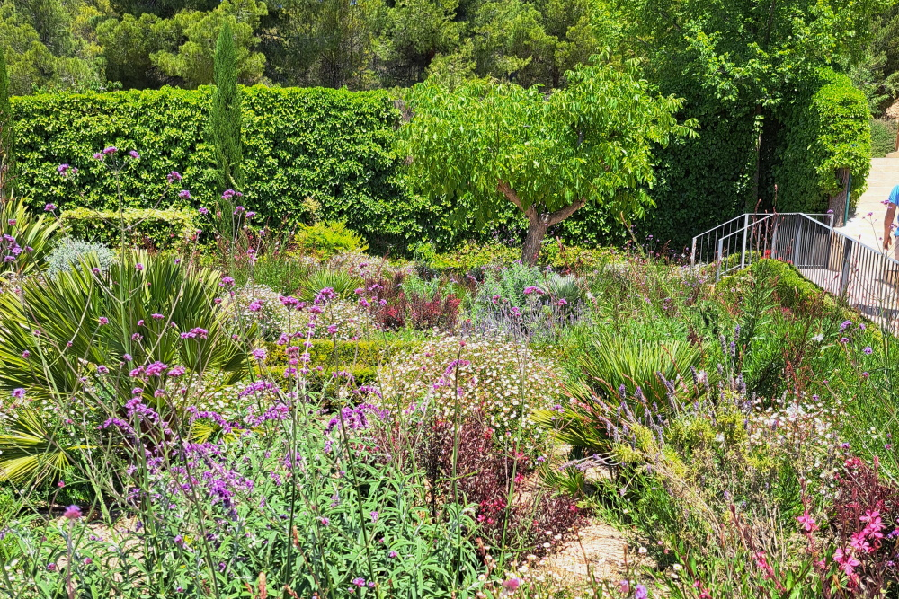EuroTourGuide Coach Tours Alcoy Jardin Tapena