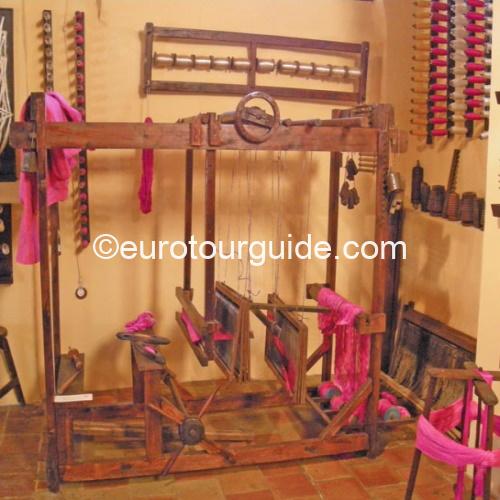 EuroTourGuide Coach Tour Wine Tour Museo Seda Sisterna