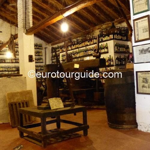 EuroTourGuide Coach Tour Wine Tour Museo Seda Sisterna