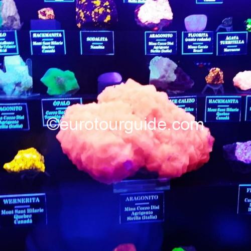 EuroTourGuide Coach Tours Geode Luminescent Minerals Museum