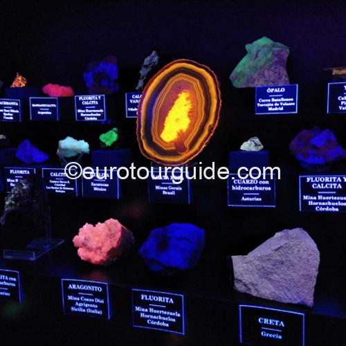 EuroTourGuide Coach Tours Geode Luminescent Minerals Museum